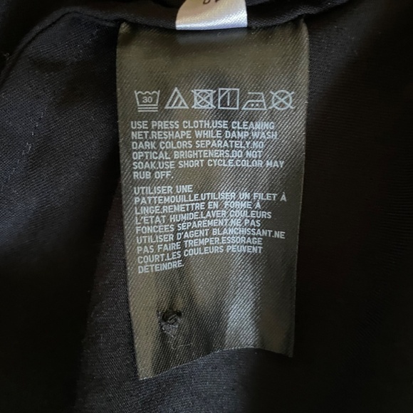 Uniqlo Rayon Blend Black with White Dots Button Down Long Sleeve Shirt Size S - Picture 6 of 6